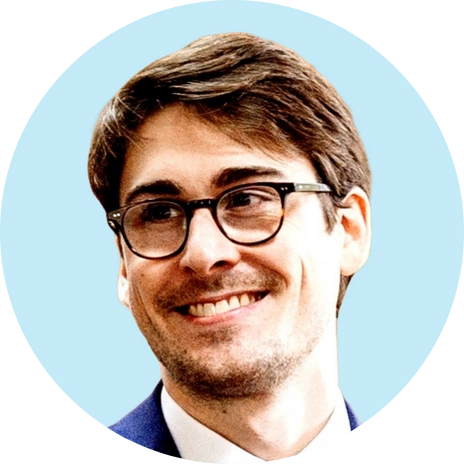 (assistant ecojoko installé dans une pièce à vivre)